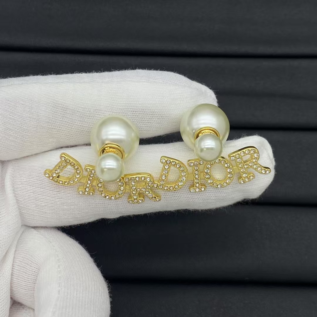 Dior Letter Pearl Earrings - Original Replica Club