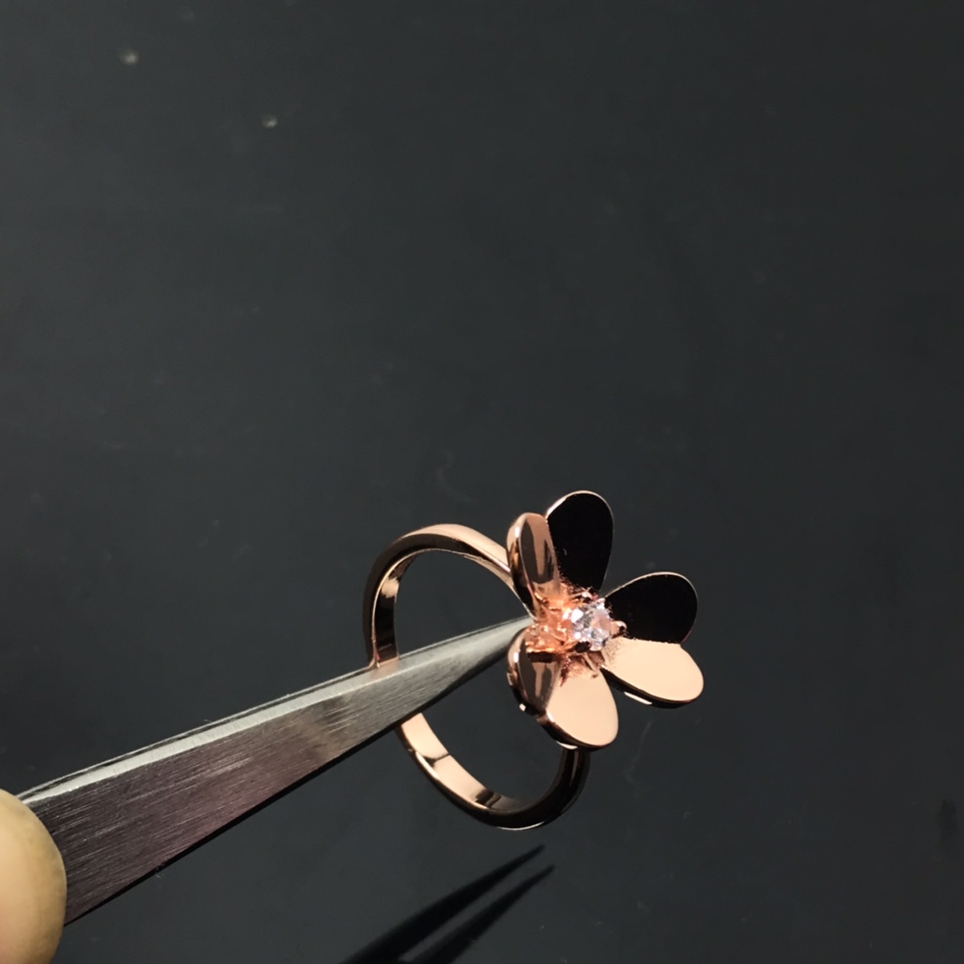 VCA 1 Motif Flower Frivole Ring - Original Replica Club