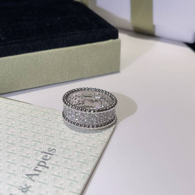 VCA Wide Perlee Diamonds Ring - Original Replica Club