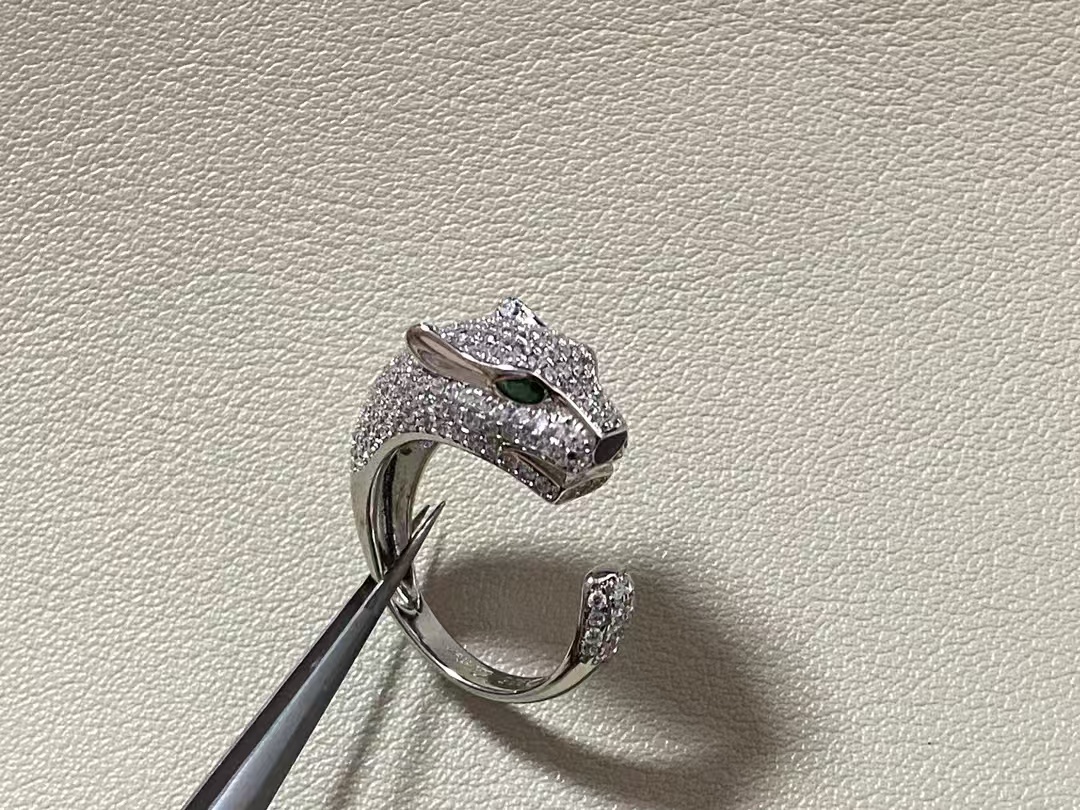 Cartier Leopard Head Ring - Original Replica Club