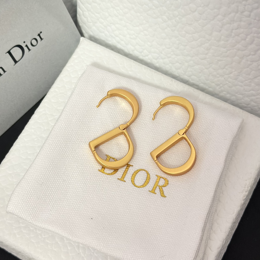 Dior Minimalistic CD Stud Earrings - Original Replica Club