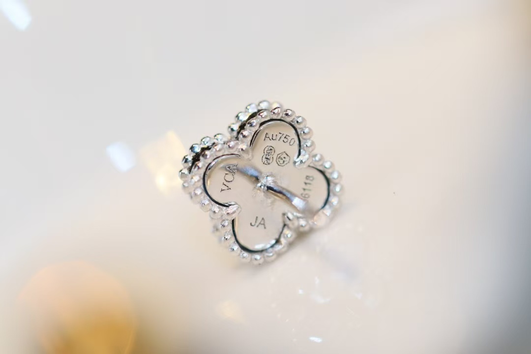 VCA Sweet Alhambra Earstuds Earring - Mini - Original Replica Club