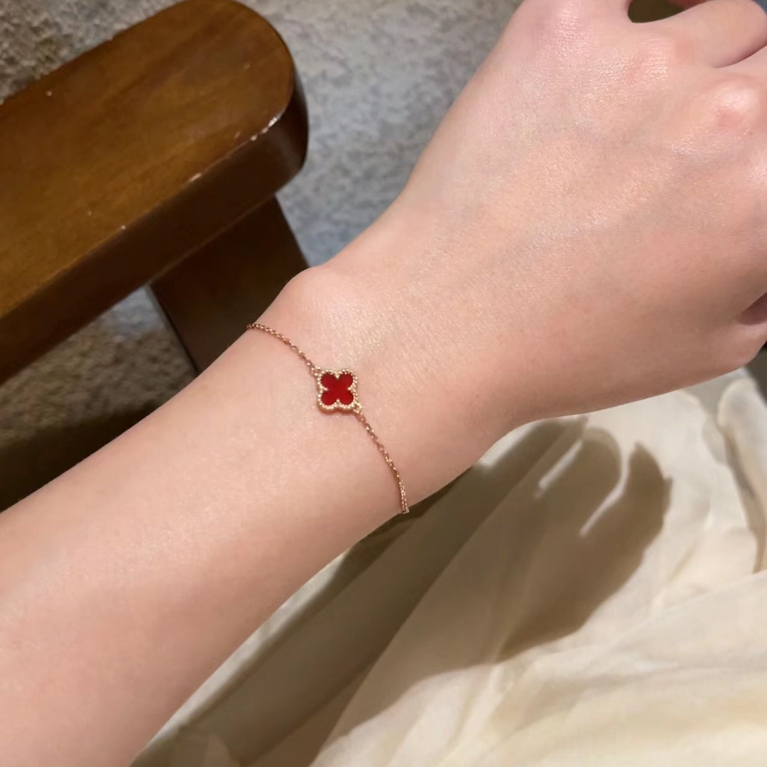 VCA Sweet Heart Butterfly Alhambra Bracelet 1 Motif - Original Replica Club