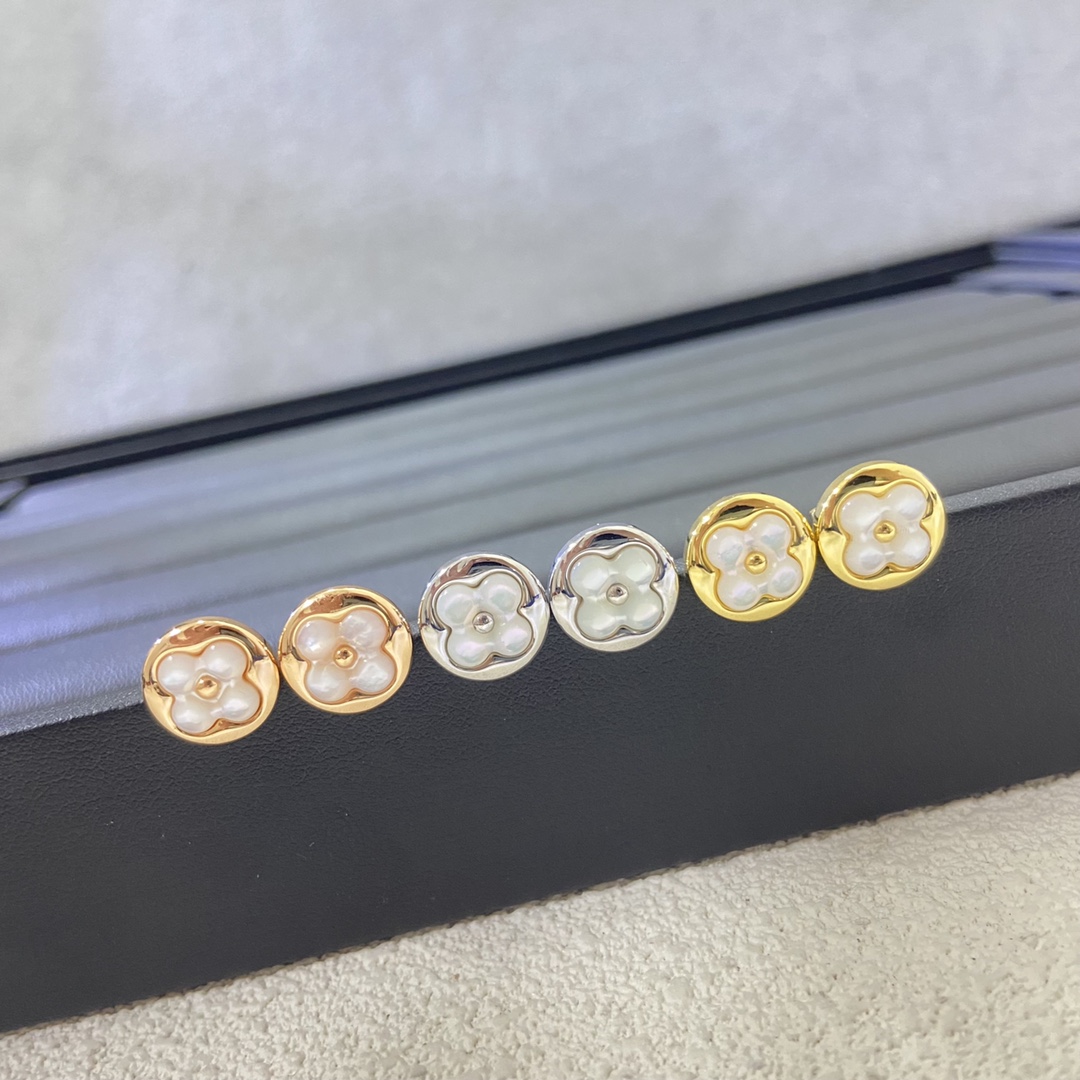 Louis Vuitton White Mother of Pearl Color Blossom Sun Ear Stud Earrings - Original Replica Club