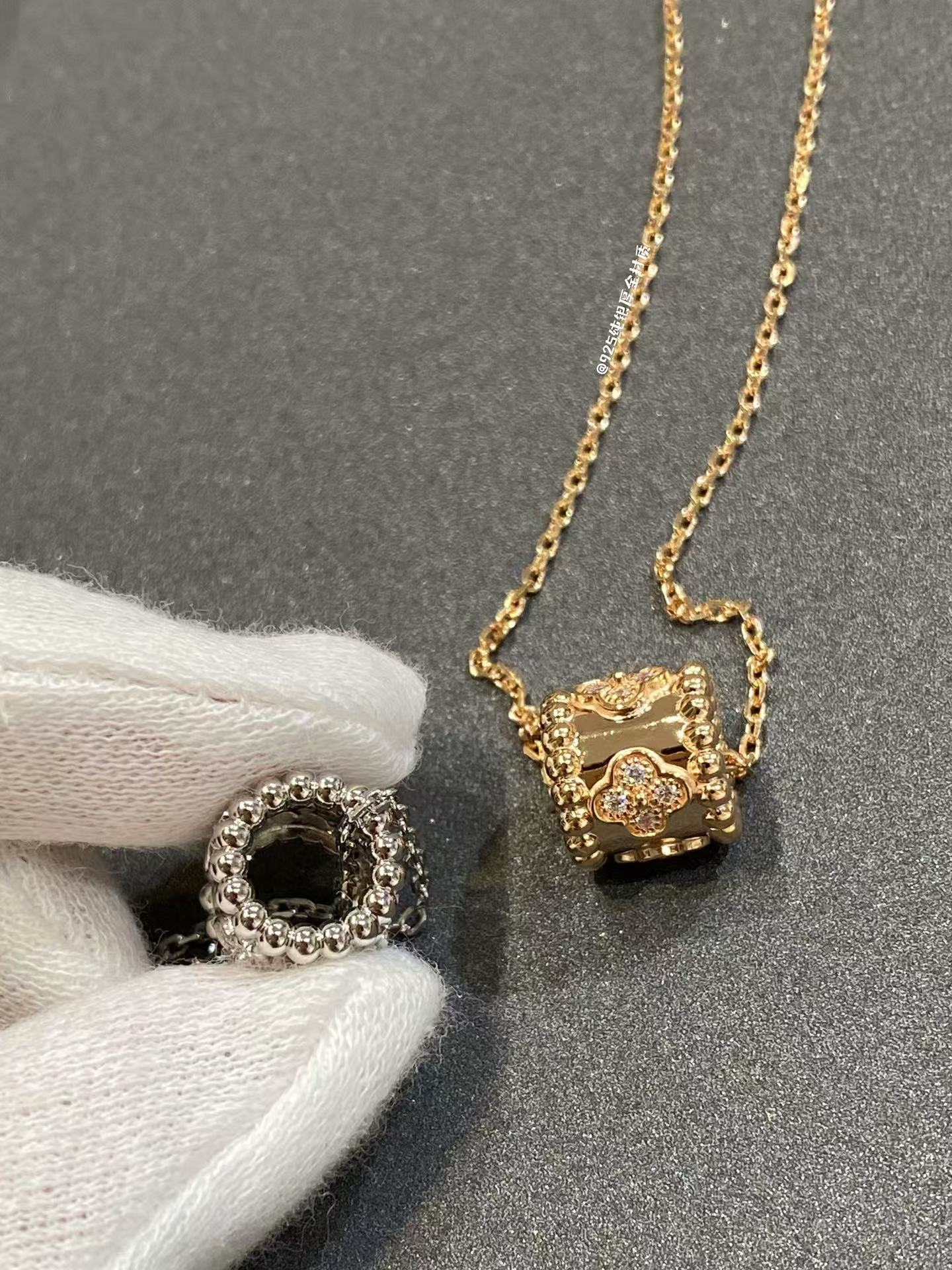 VCA Perlee Clovers Pendant Necklace - Original Replica Club