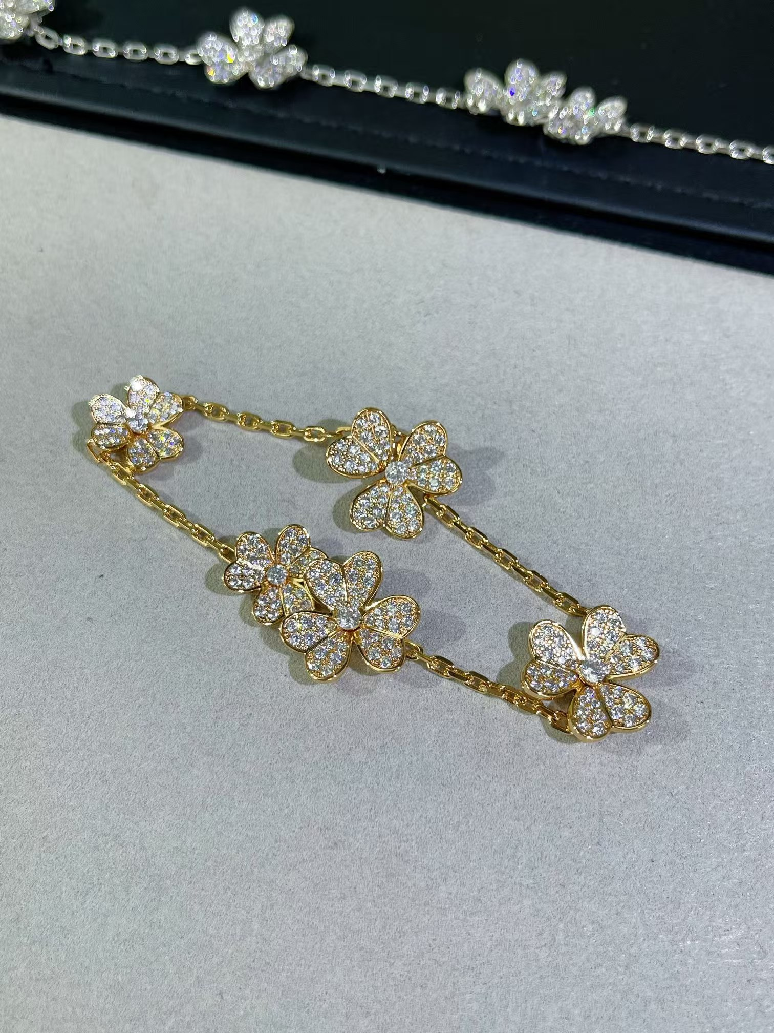 VCA Frivole Flora Bracelet 5 Flowers - Original Replica Club