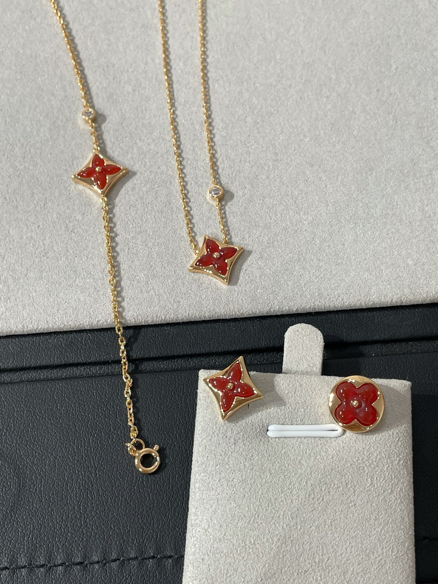 Louis Vuitton Red Sun Star Stud Earrings Bracelet Necklace - Original Replica Club