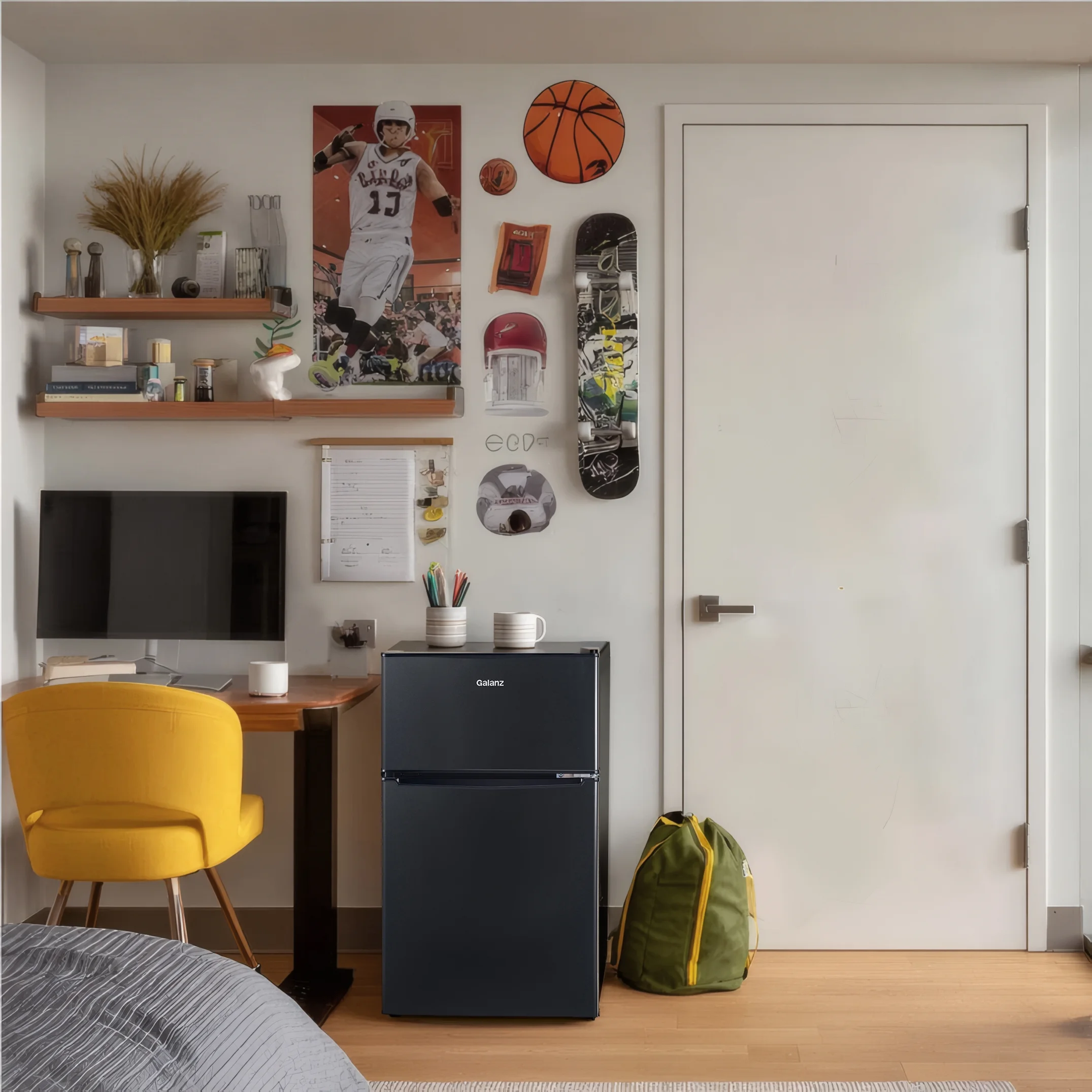 Galanz 3.1 Cu ft Two Door Mini Fridge, Black, New - Image 7