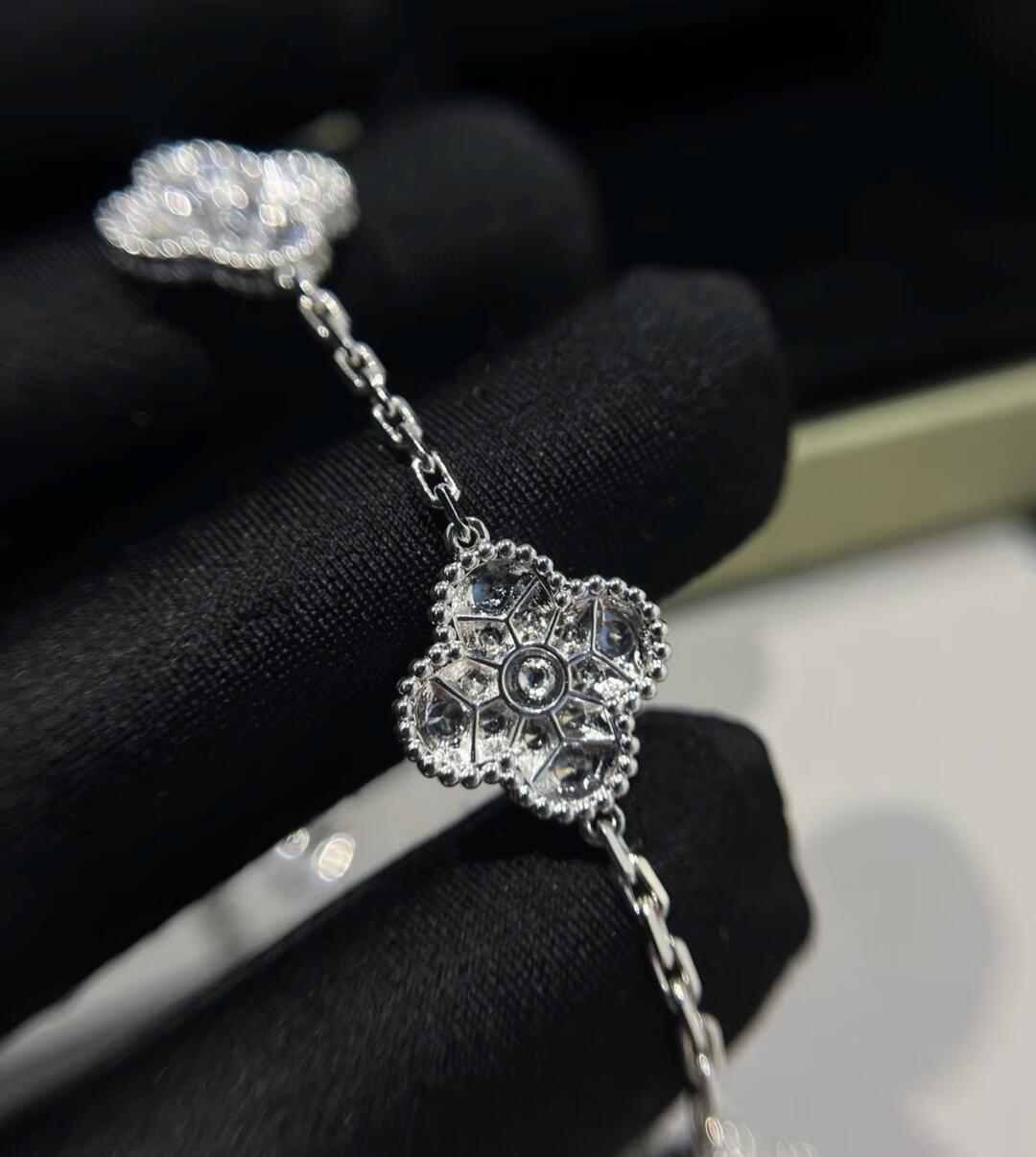 VCA White Gold Diamond Vintage Alhambra Bracelet 5 Motifs - Original Replica Club