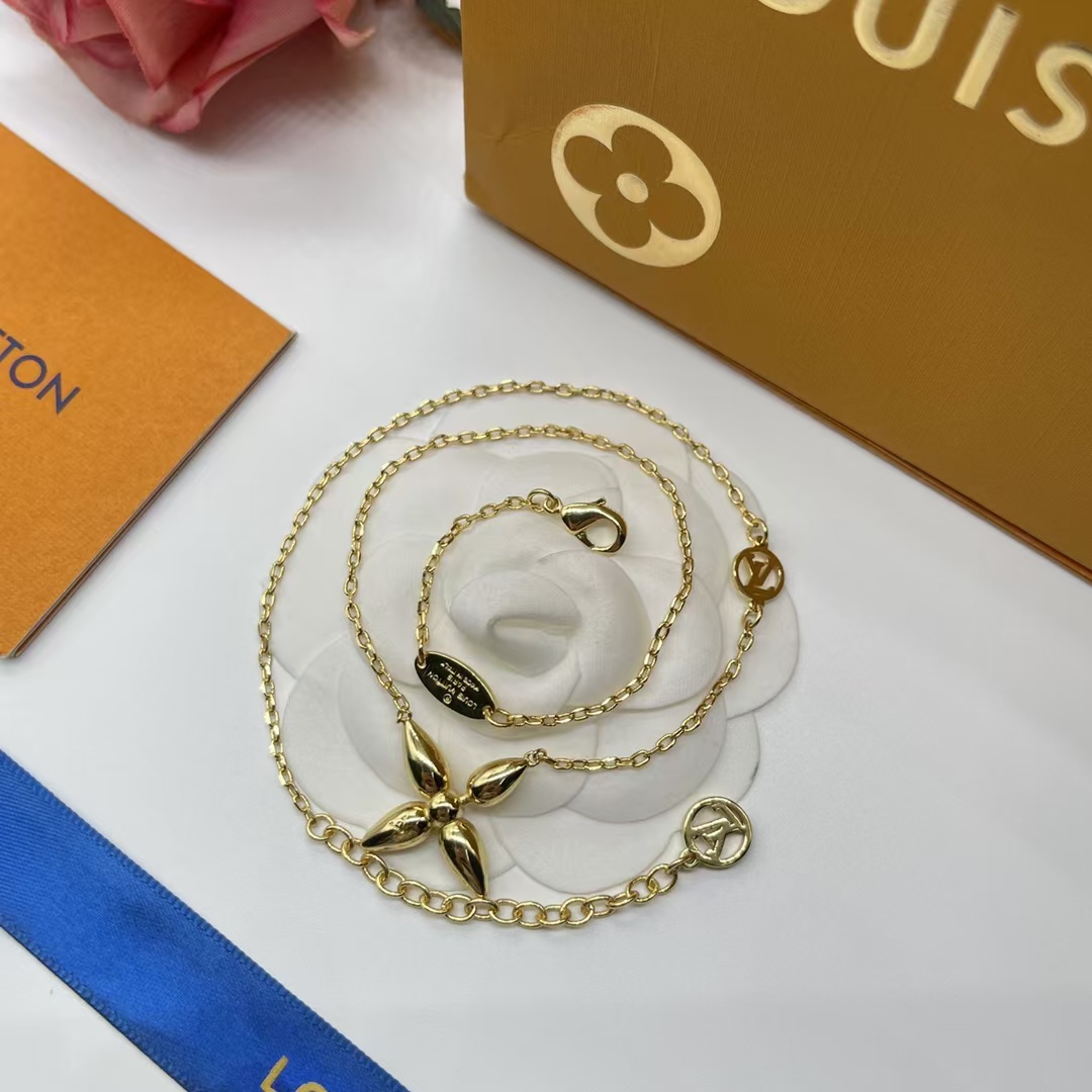 Louis Vuitton Dainty Star Pendant Necklace - Original Replica Club