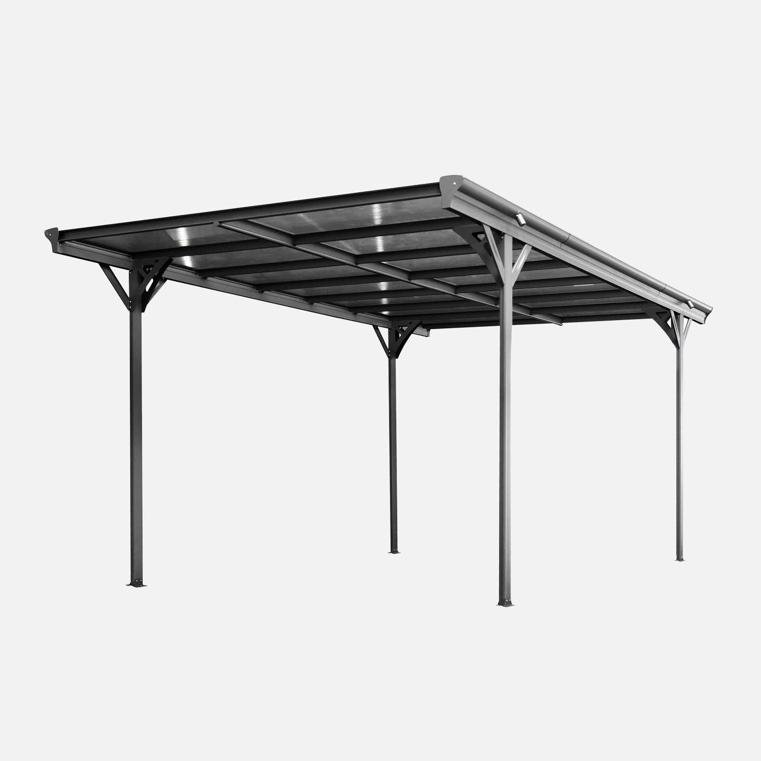 Le born - Cochera con techo de aluminio y policarbonato, 15m²