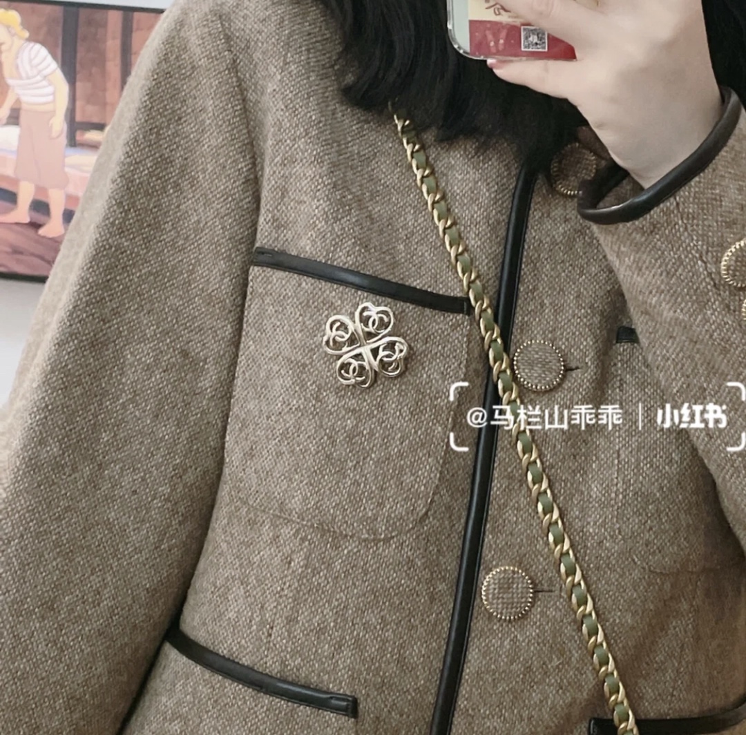 Chanel Light Gold Hollow Clover Brooch - Original Replica Club