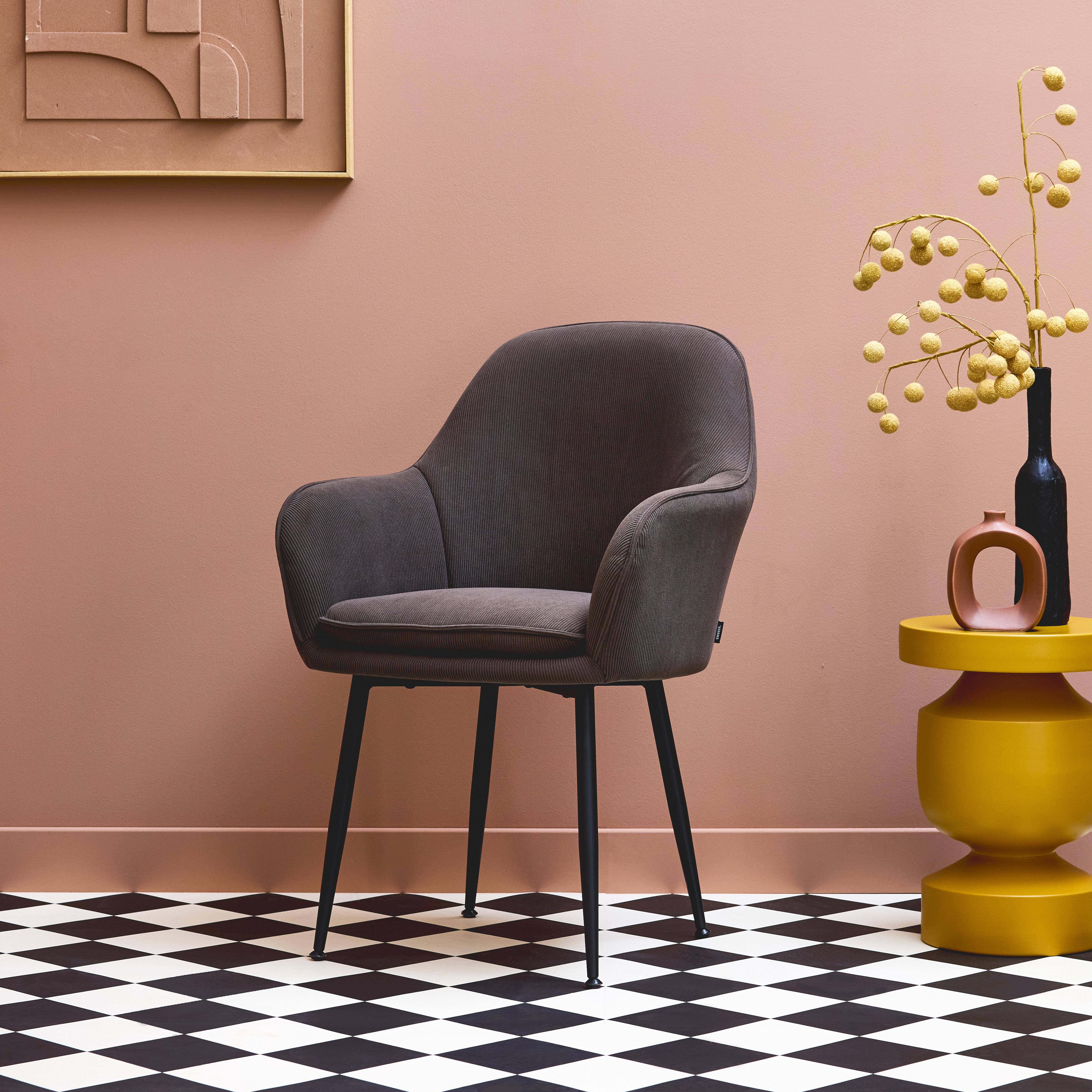 Shella - Sillón de pana con patas de metal negro mate