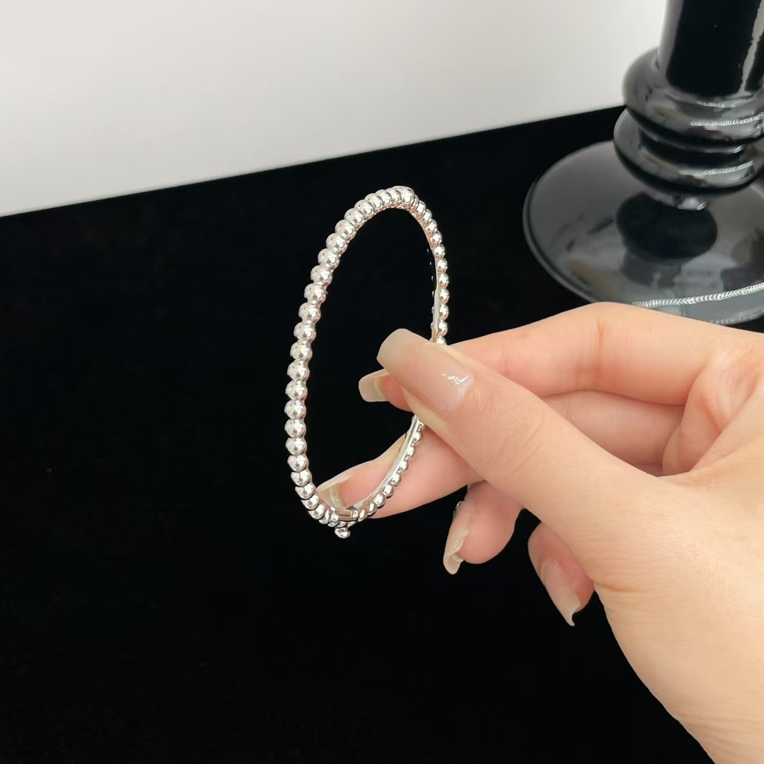 VCA Perlee Pearls of Gold Bracelet - Medium Bangle - Original Replica Club