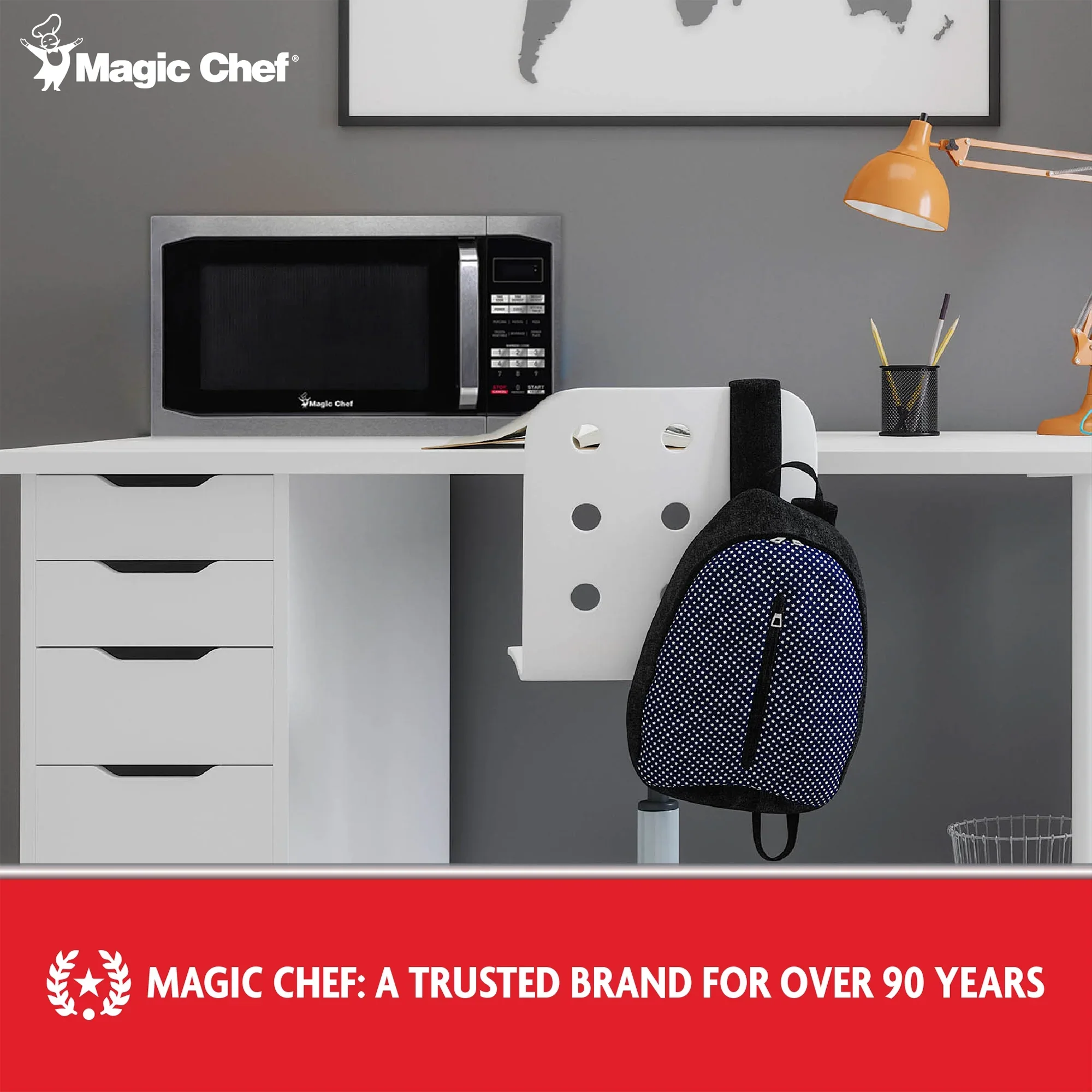Magic Chef 1.6 Cu. ft. 1100W Countertop Microwave Oven with Push-Button Door in Black, New