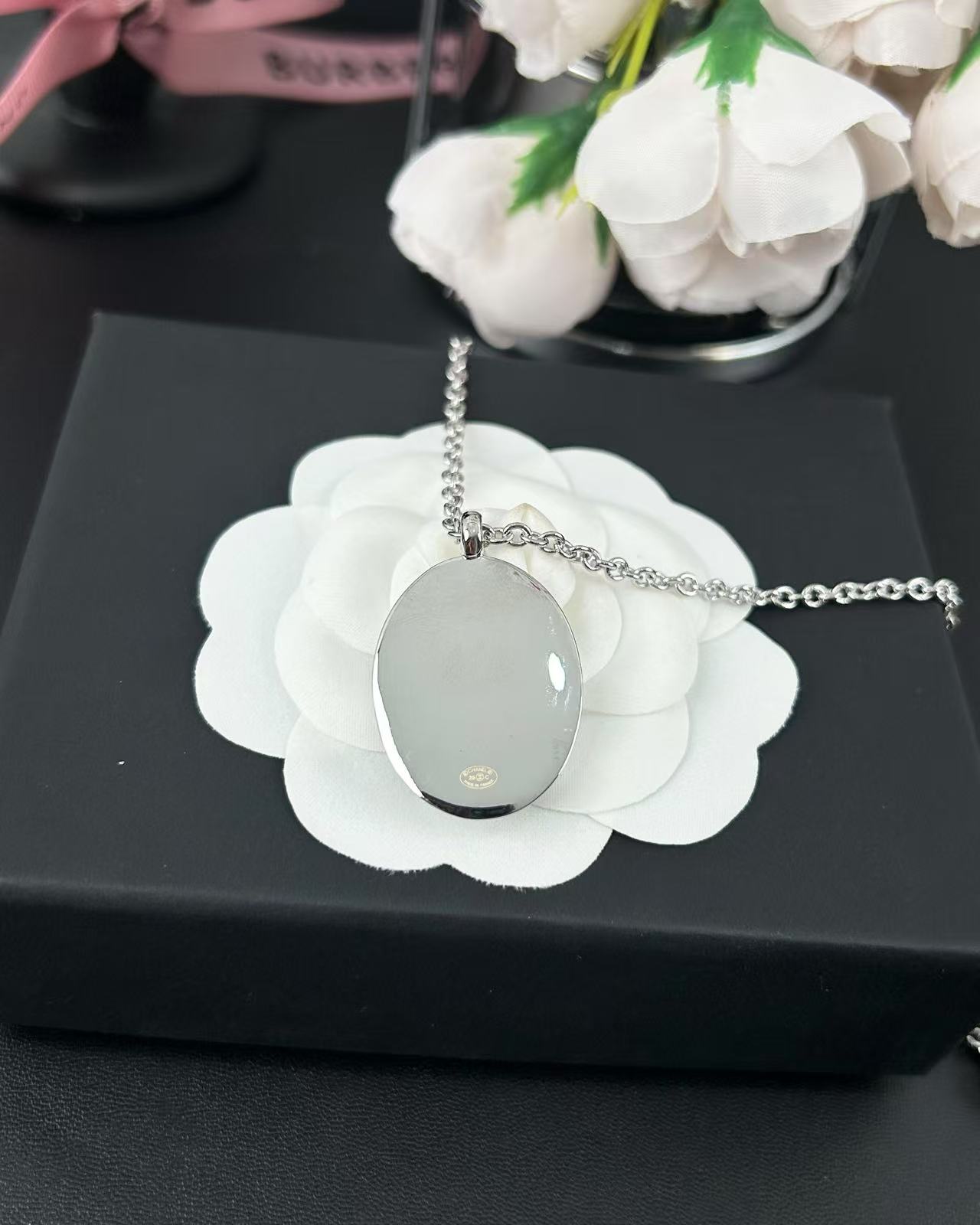 Chanel Silver Mirror Surface Oval Pendant Necklace - Original Replica Club