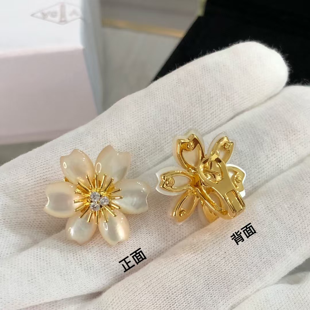 VCA Rose de Noël Christmas Earrings - Original Replica Club