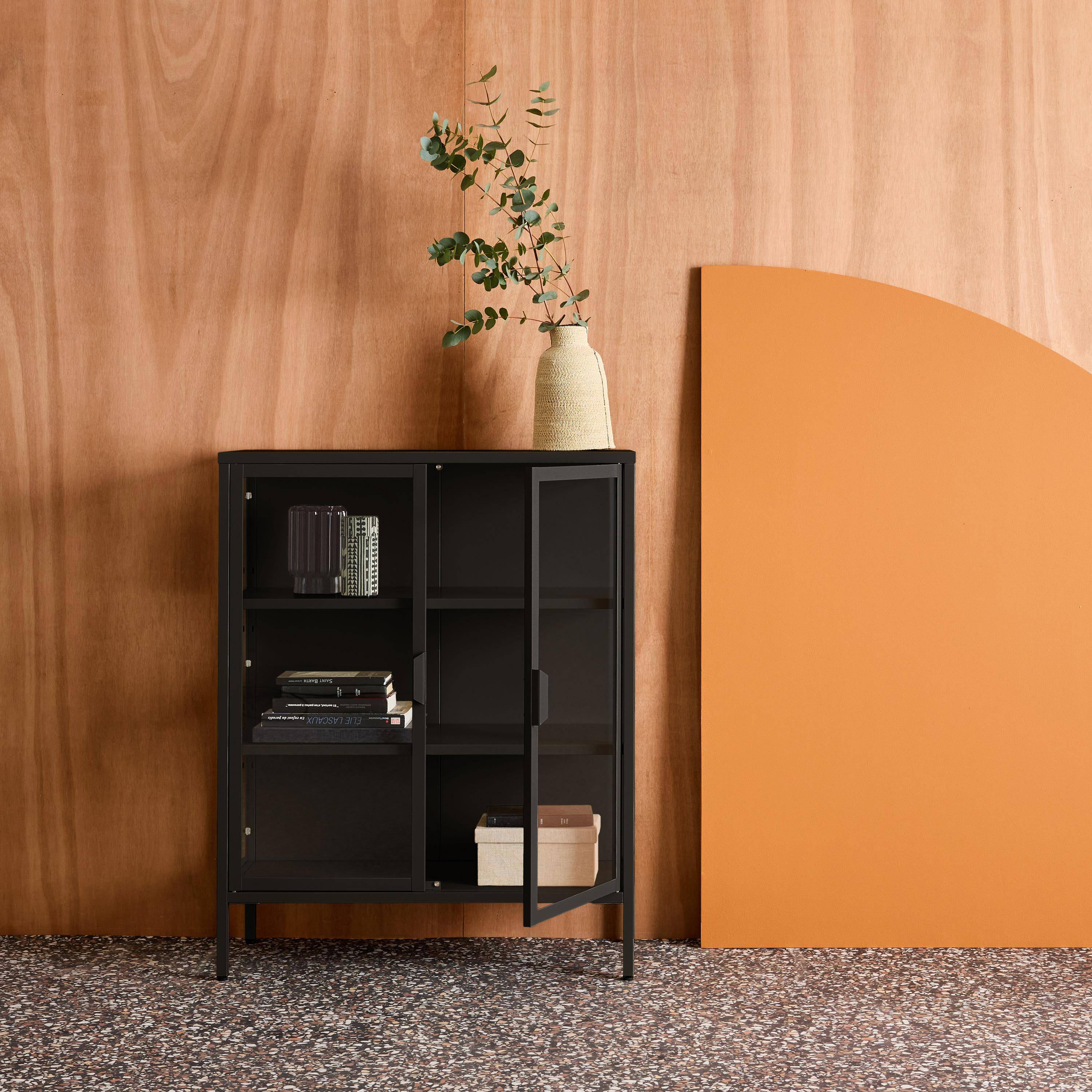 Arkansas - Vitrina de acero y vidrio templado de 2 puertas, 102cm
