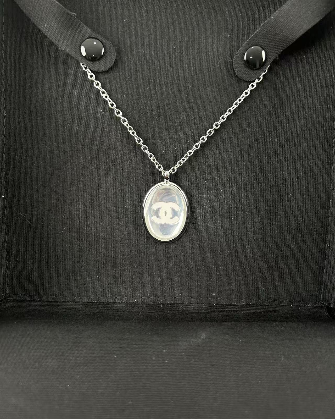 Chanel Silver Mirror Surface Oval Pendant Necklace - Original Replica Club