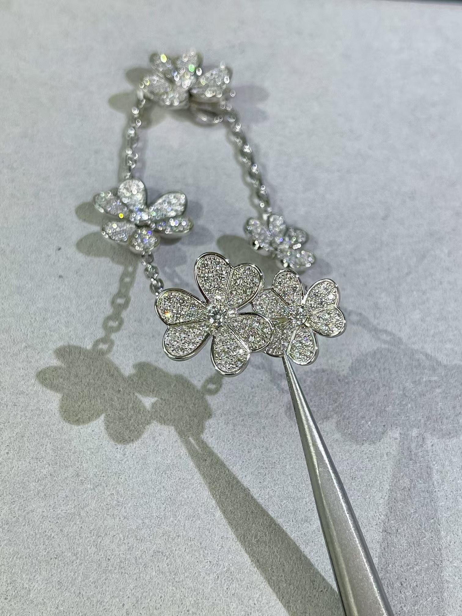 VCA Frivole Flora Bracelet 5 Flowers - Original Replica Club