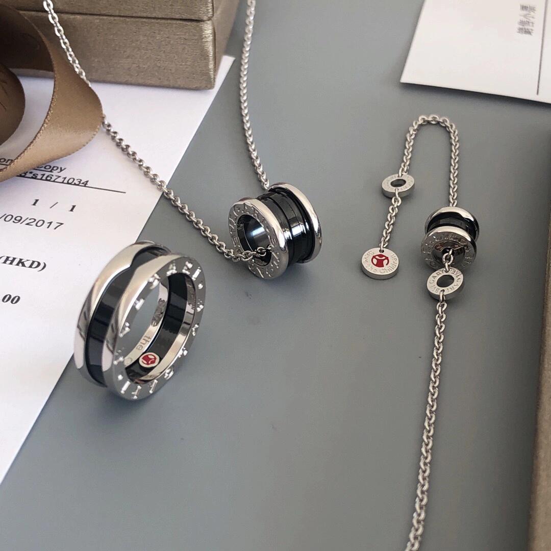 Dupe Bvlgari B.zero1 Necklace in Silver Chain with Black Ceramic - Original Replica Club