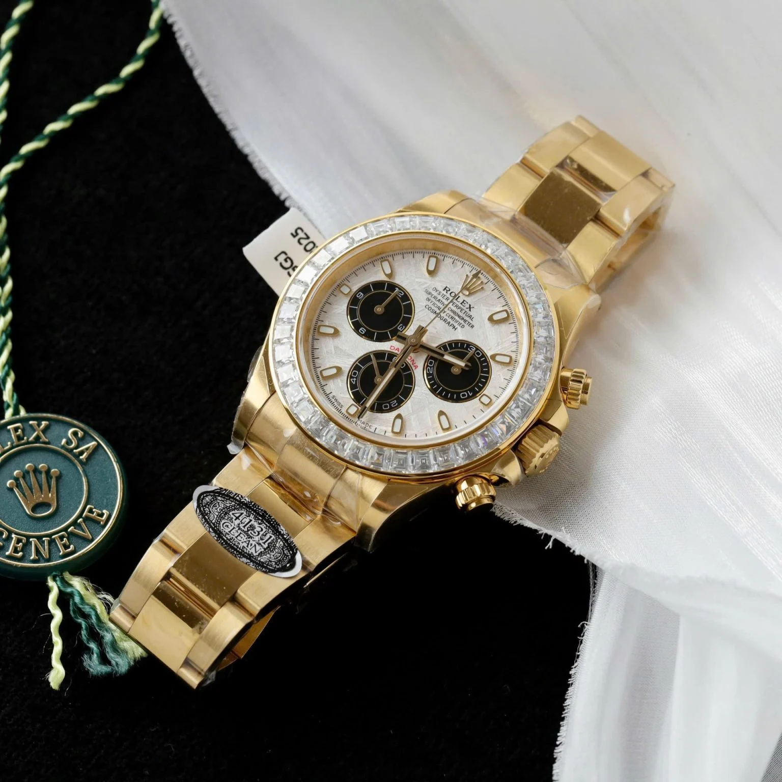 Replica Rolex Cosmograph Daytona Meteorite Dial Gold Moissanite Baguette 40mm