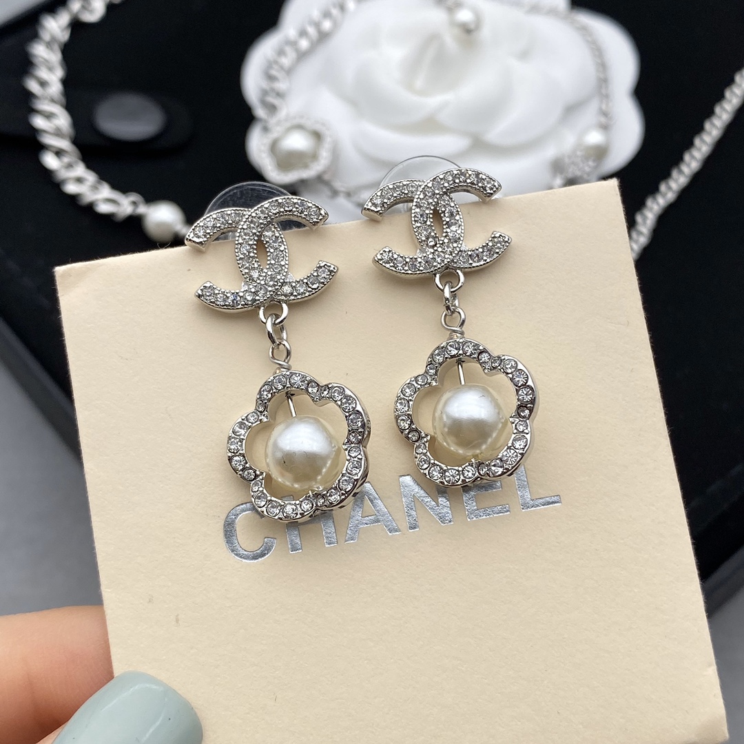 Chanel Flower Enhancer Pearl Bracelet Earrings Necklace - Original Replica Club