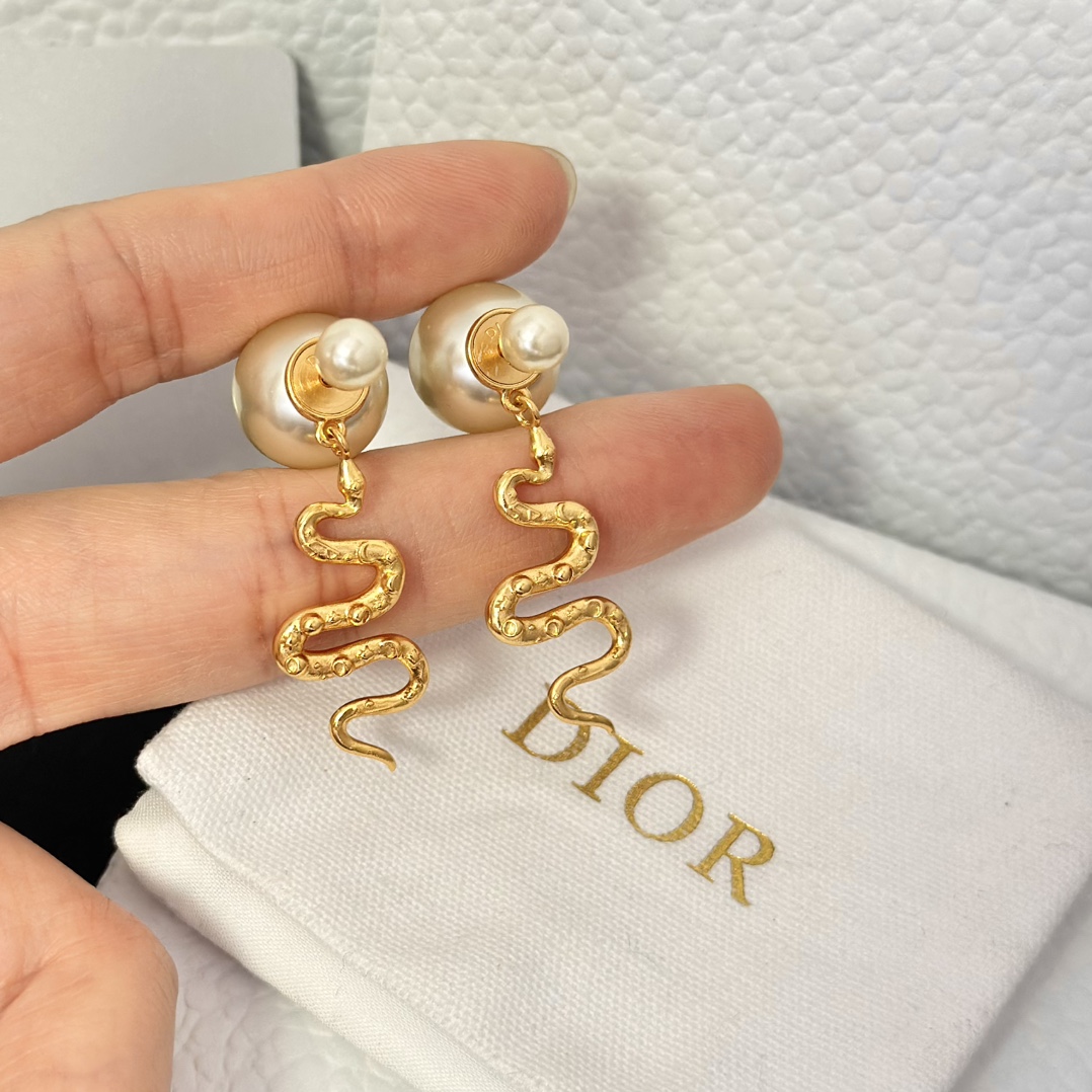 2025 Dior Dragon Pearl Earrings - Original Replica Club
