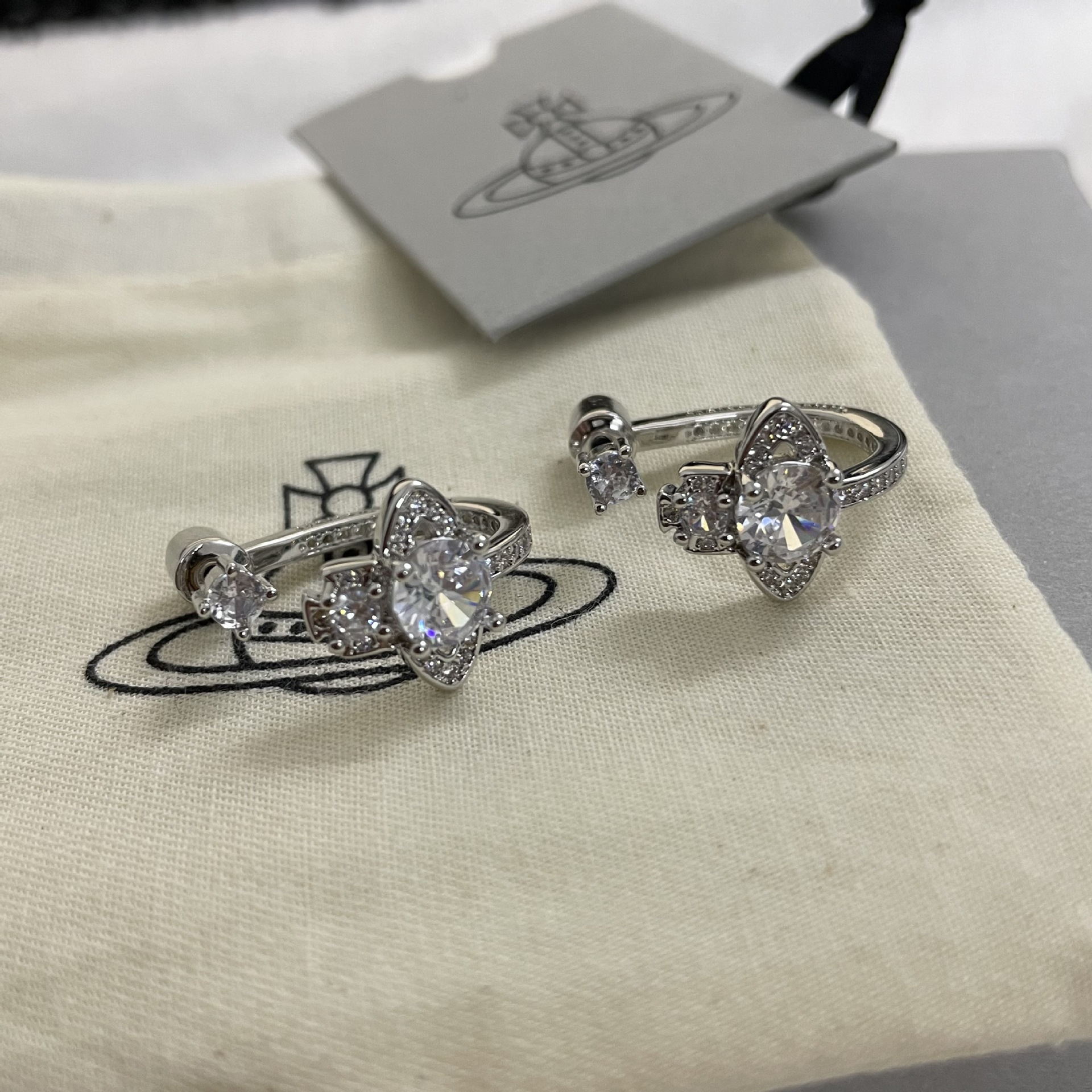 Vivienne Westwood Detachable U Shaped Rhinestone Saturn Earring Stud - Original Replica Club