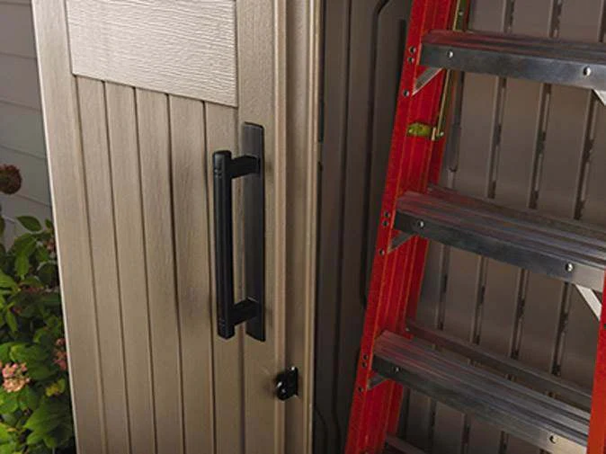 Rubbermaid garden shed, model 2025, 52 cubic feet (approx. 1.47 m3), weatherproof, lockable doors