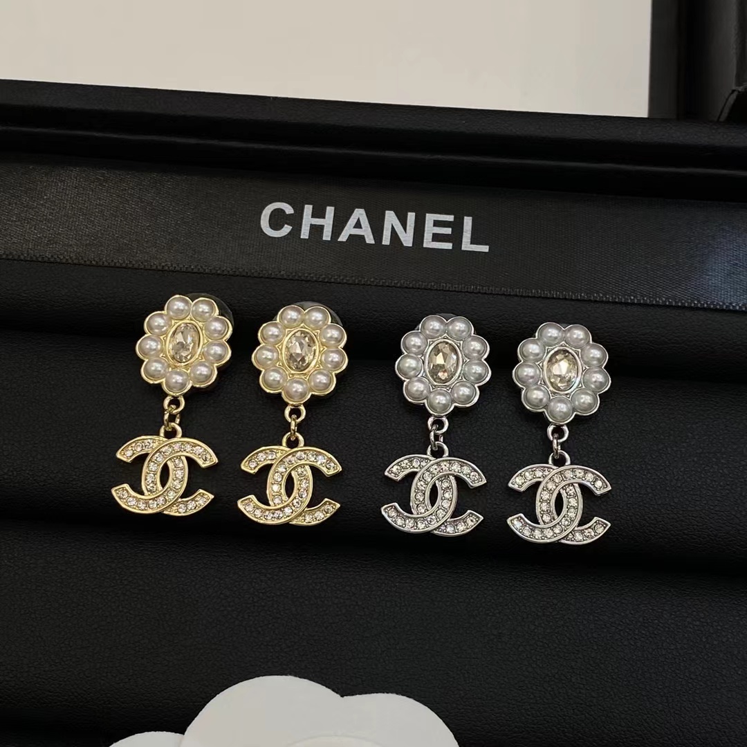 Chanel Pearl Flower Stud Earrings - Original Replica Club