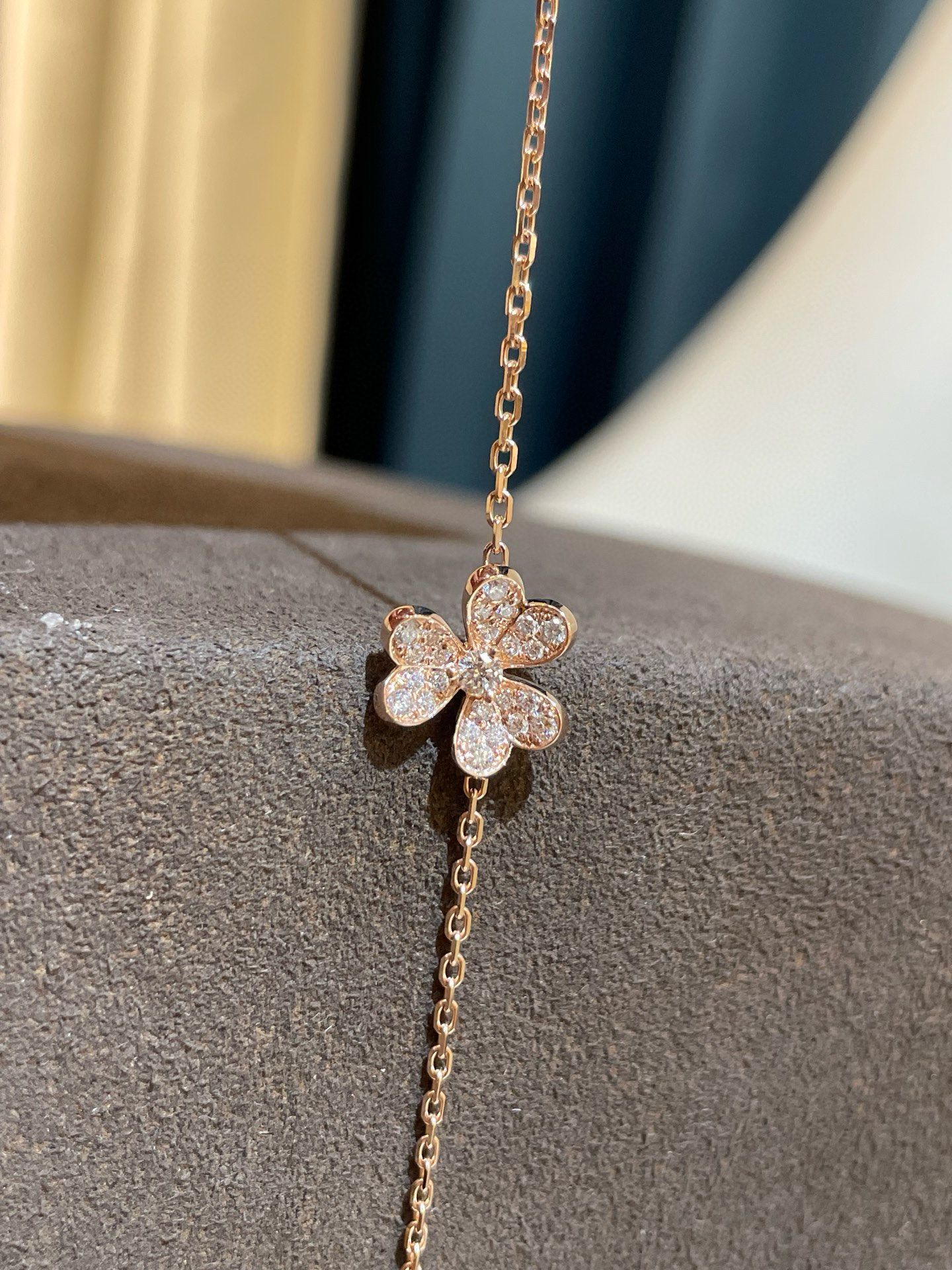 VCA Diamond Pave Frivole Flora Bracelet - Original Replica Club