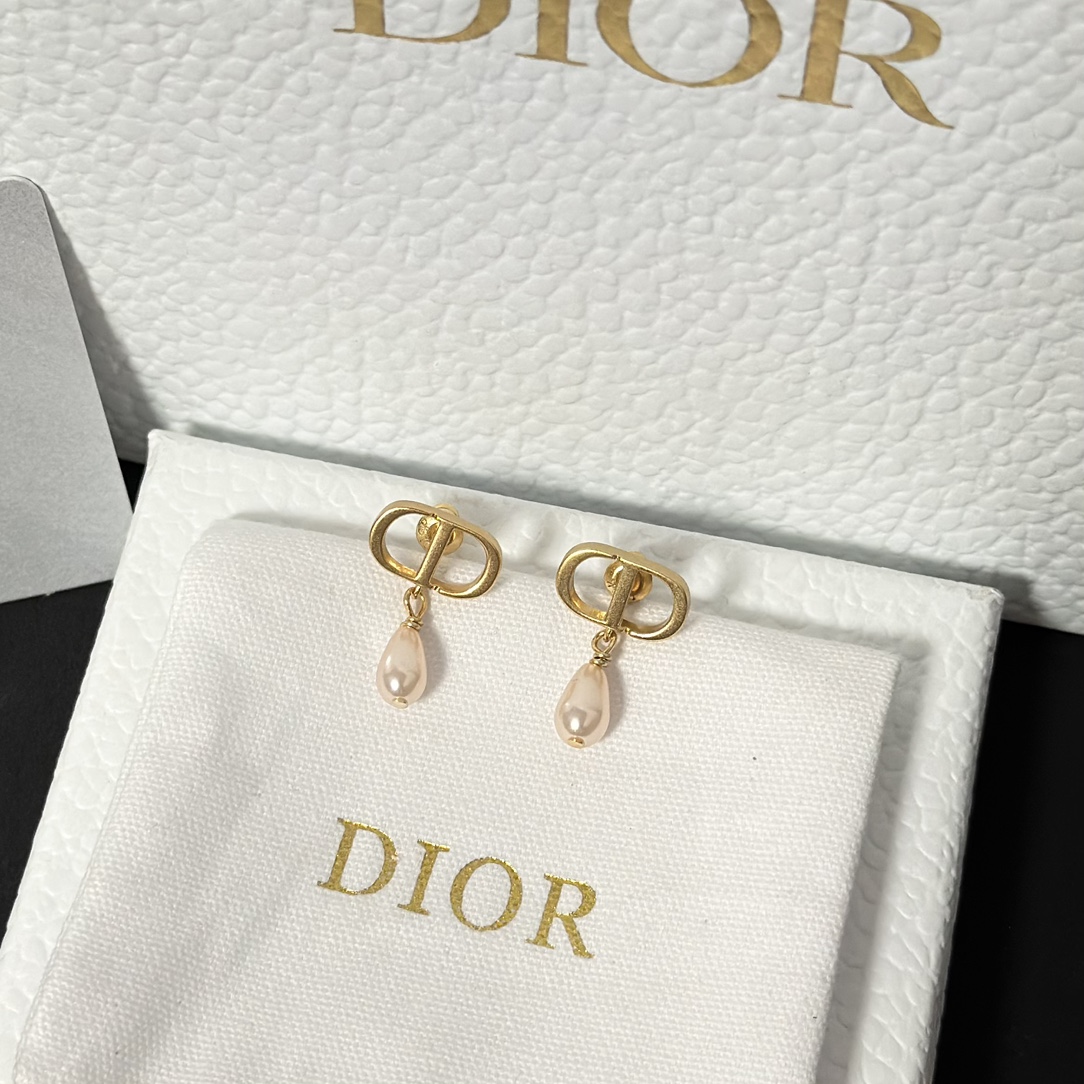 Dior Pink Teardrop Pearl Earrings - Original Replica Club