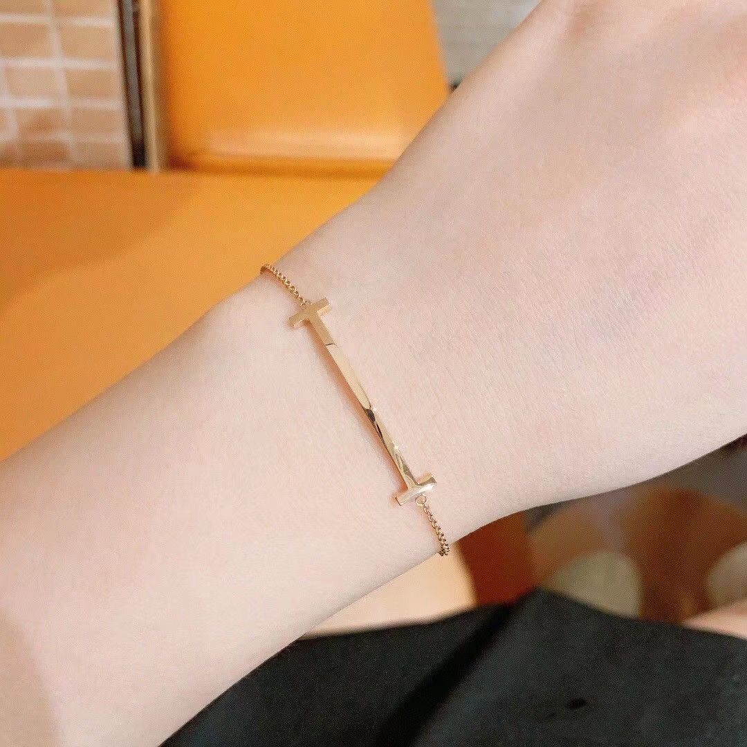 Tiffany No Diamond Smooth T Bracelet - Original Replica Club