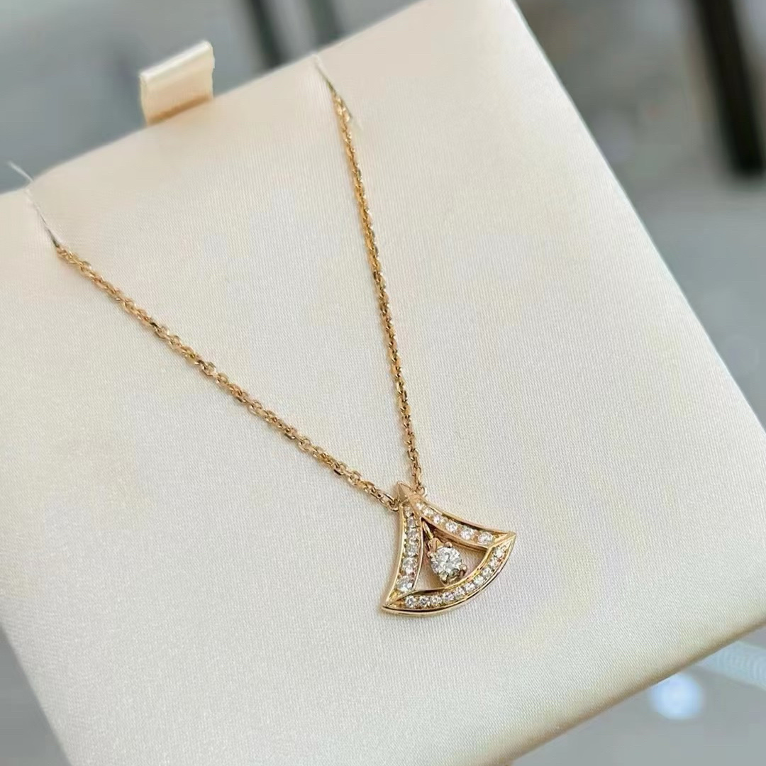 Bvlgari Divas' Dream Diamond Paved Pendant Necklace - Original Replica Club
