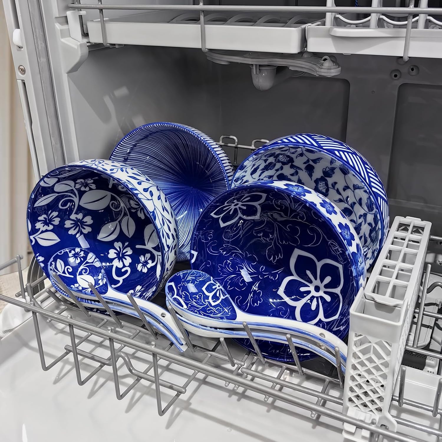 Japanese Ceramic Bowls Set of 6, 28 Oz Large Asian Porcelain Ramen Soup Salad Cereal Noodle Bowl with 6 Spoons, Deep Bowl for Kitchen Decor and Housewarming Gift, Dishwasher & Microwave Safe