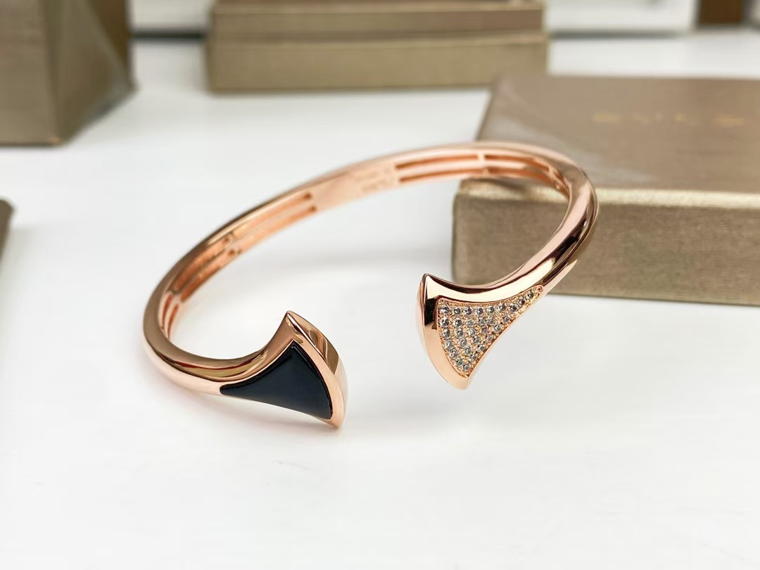 Bvlgari Divas' Dream Open Cuff Bangle Bracelet in Rose Gold - Original Replica Club