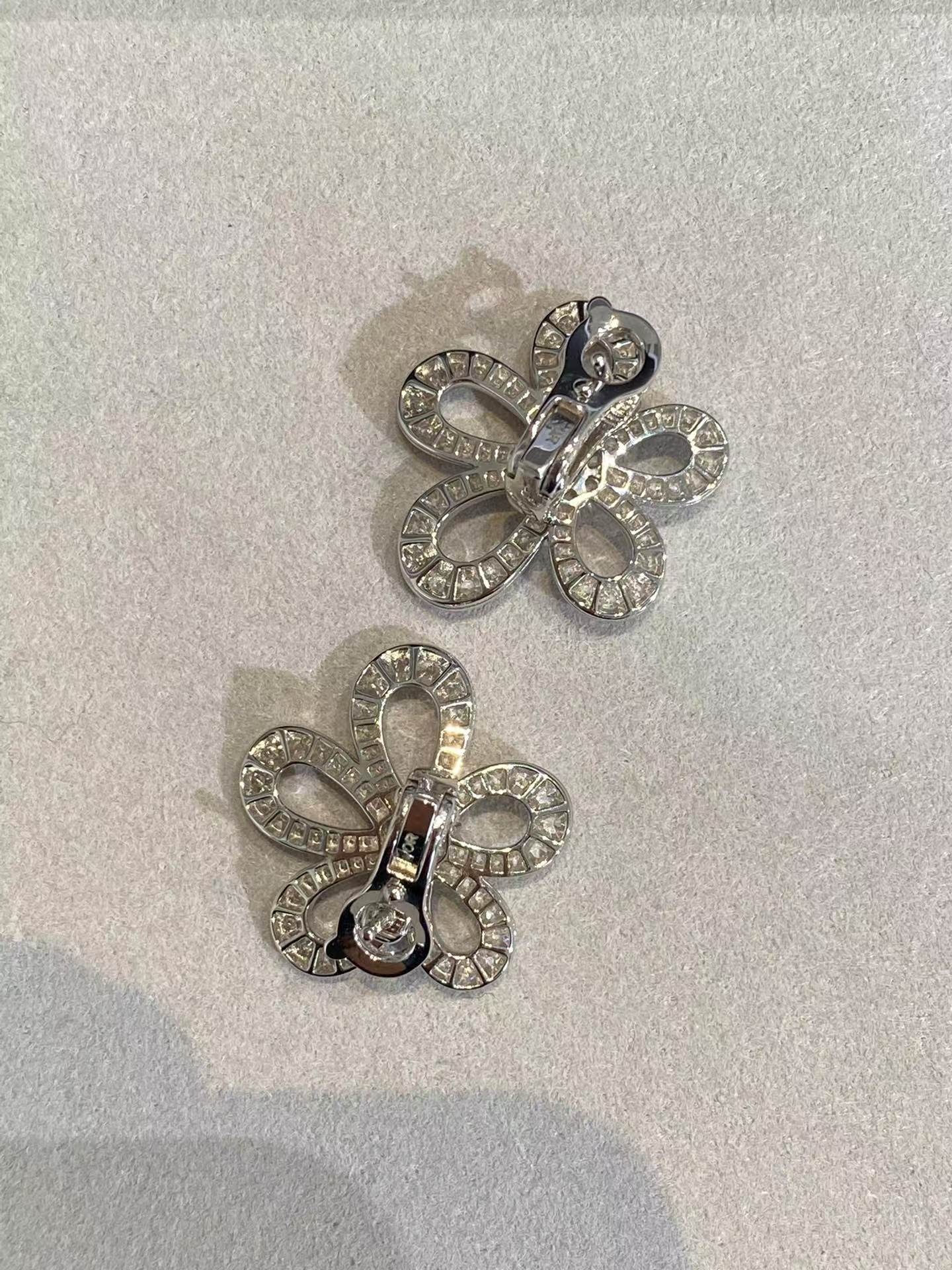 VCA Flowerlace Earrings - Original Replica Club