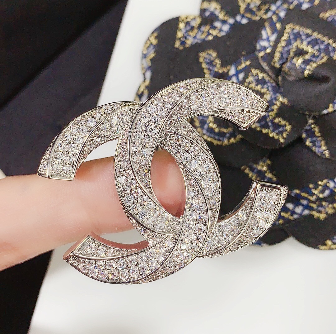 Chanel Super Sparkling Diamond Paved Brooch - Original Replica Club
