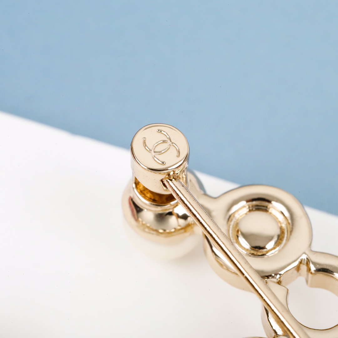 Chanel Faux Pearl CC Brooch - Original Replica Club