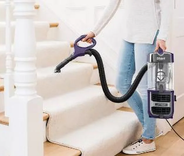 Shark ZD201 Lift - Away Upright Vacuum with Powerfin Roller - NEW IN Box!