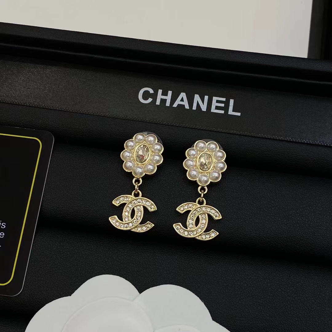 Chanel Pearl Flower Stud Earrings - Original Replica Club