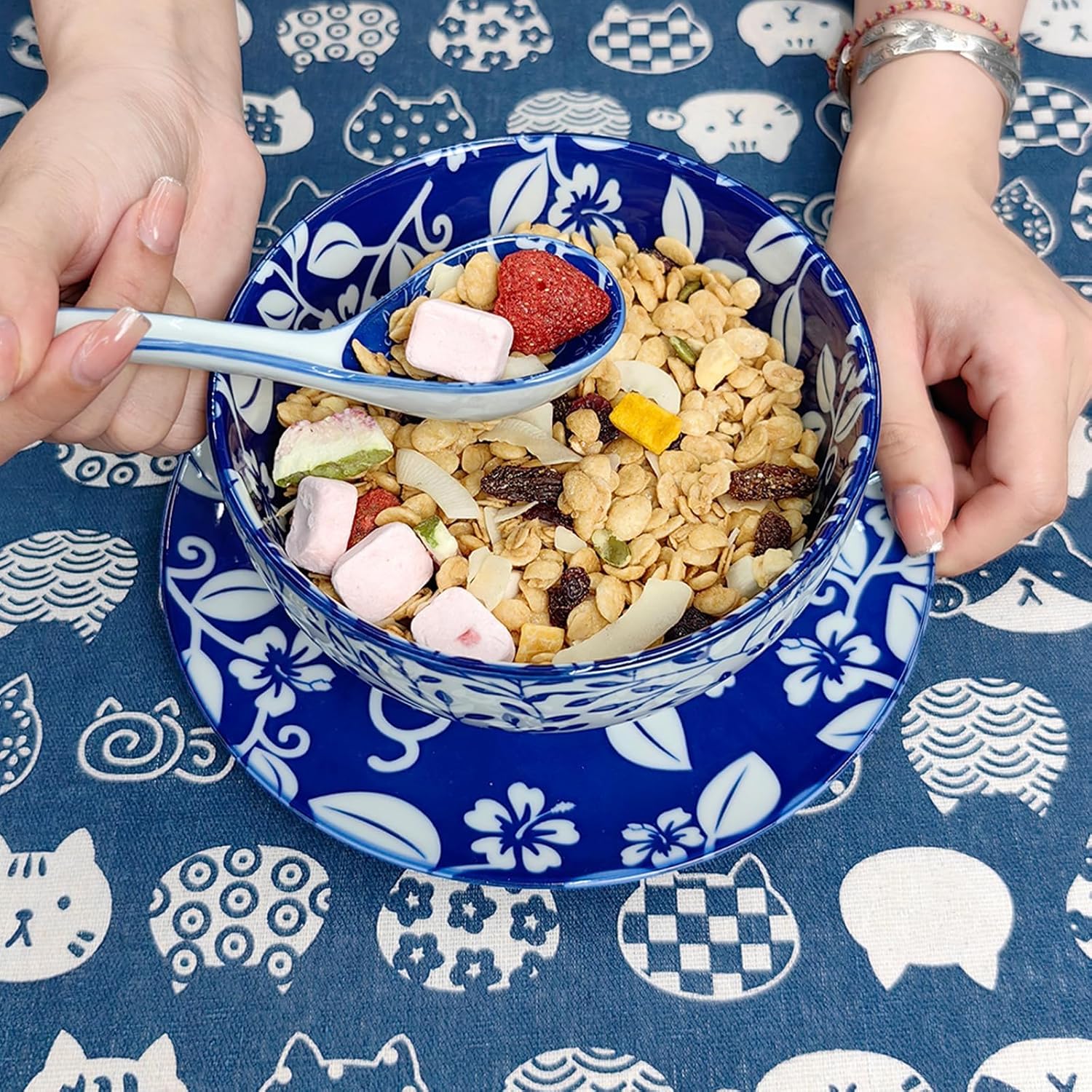 Japanese Ceramic Bowls Set of 6, 28 Oz Large Asian Porcelain Ramen Soup Salad Cereal Noodle Bowl with 6 Spoons, Deep Bowl for Kitchen Decor and Housewarming Gift, Dishwasher & Microwave Safe