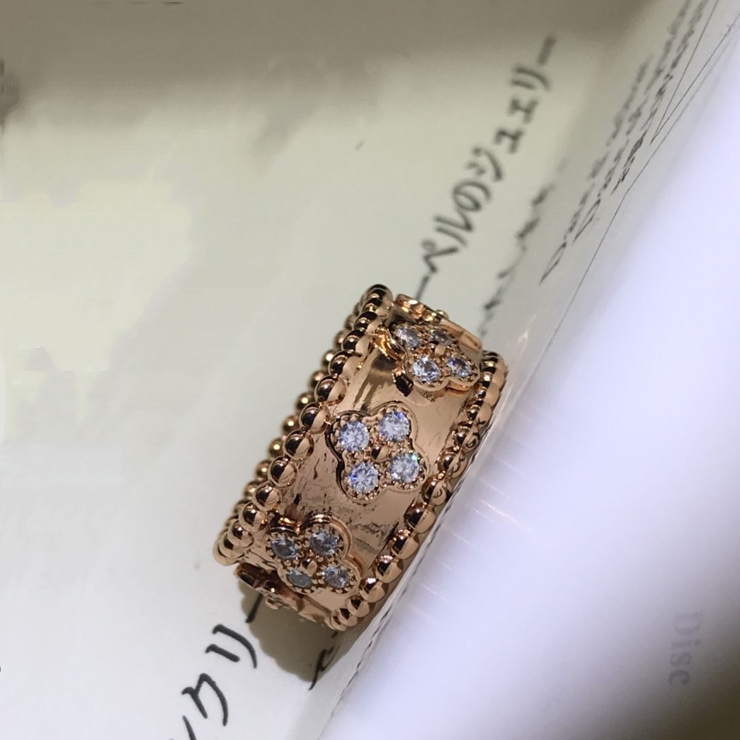 VCA Perlee Wide Four Leaf Clover Ring - Original Replica Club