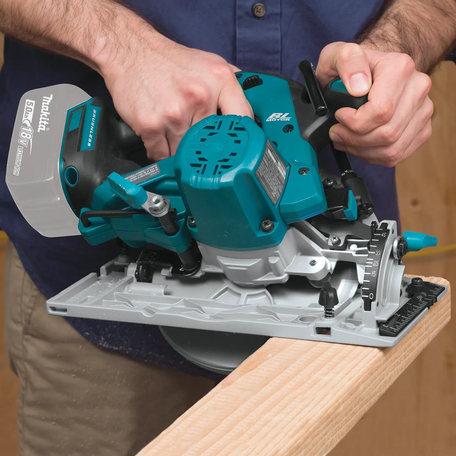 Makita 18V LXT Lithium Ion Brushless Cordless 6 1/2 in Circular Saw - XSH03Z Tool Only - Image 3 Makita 18V LXT Lithium Ion Brushless Cordless 6 1/2 in Circular Saw - XSH03Z Tool Only - Image 3