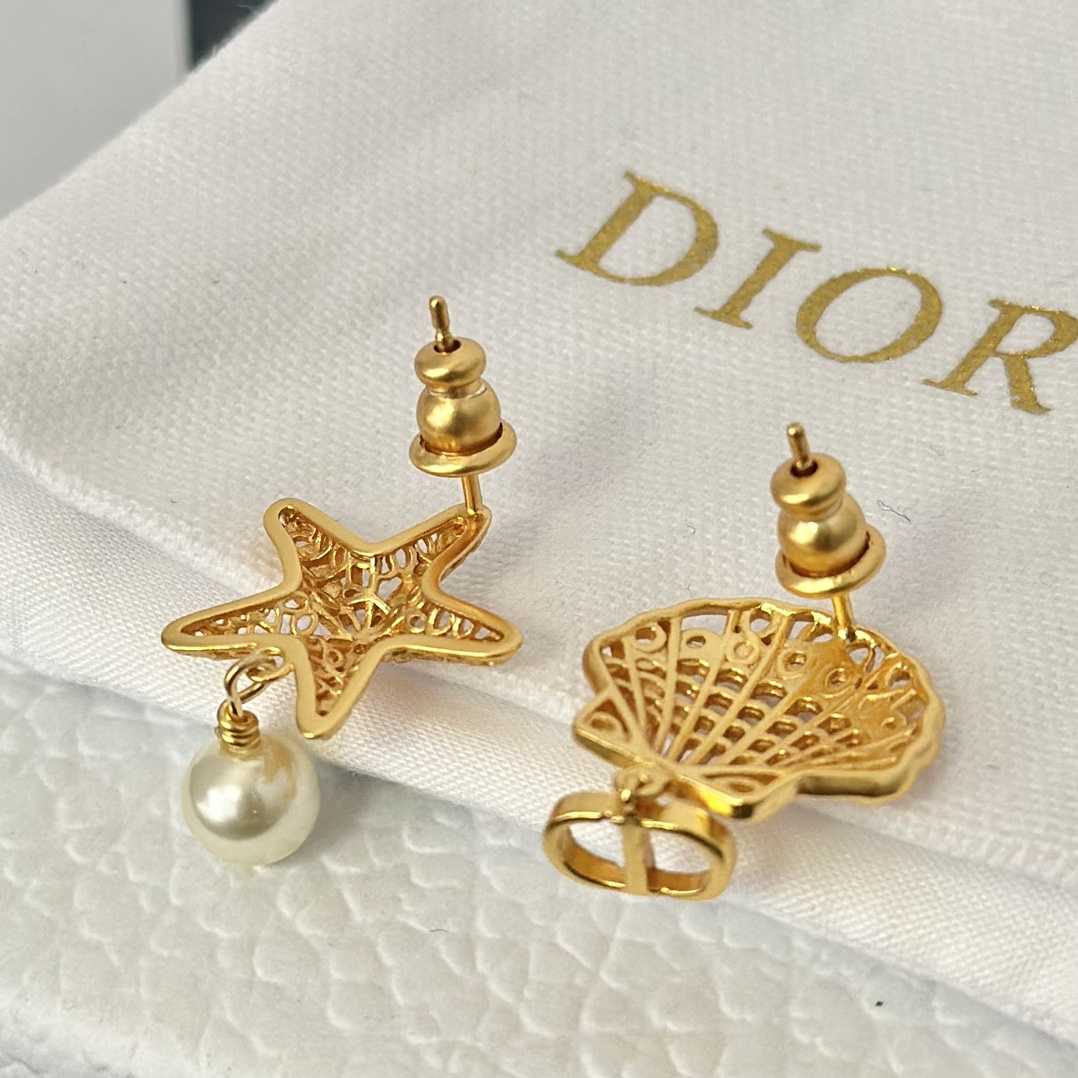Dior Asymmetric Starfish and Shell Pearl Earrings - Original Replica Club