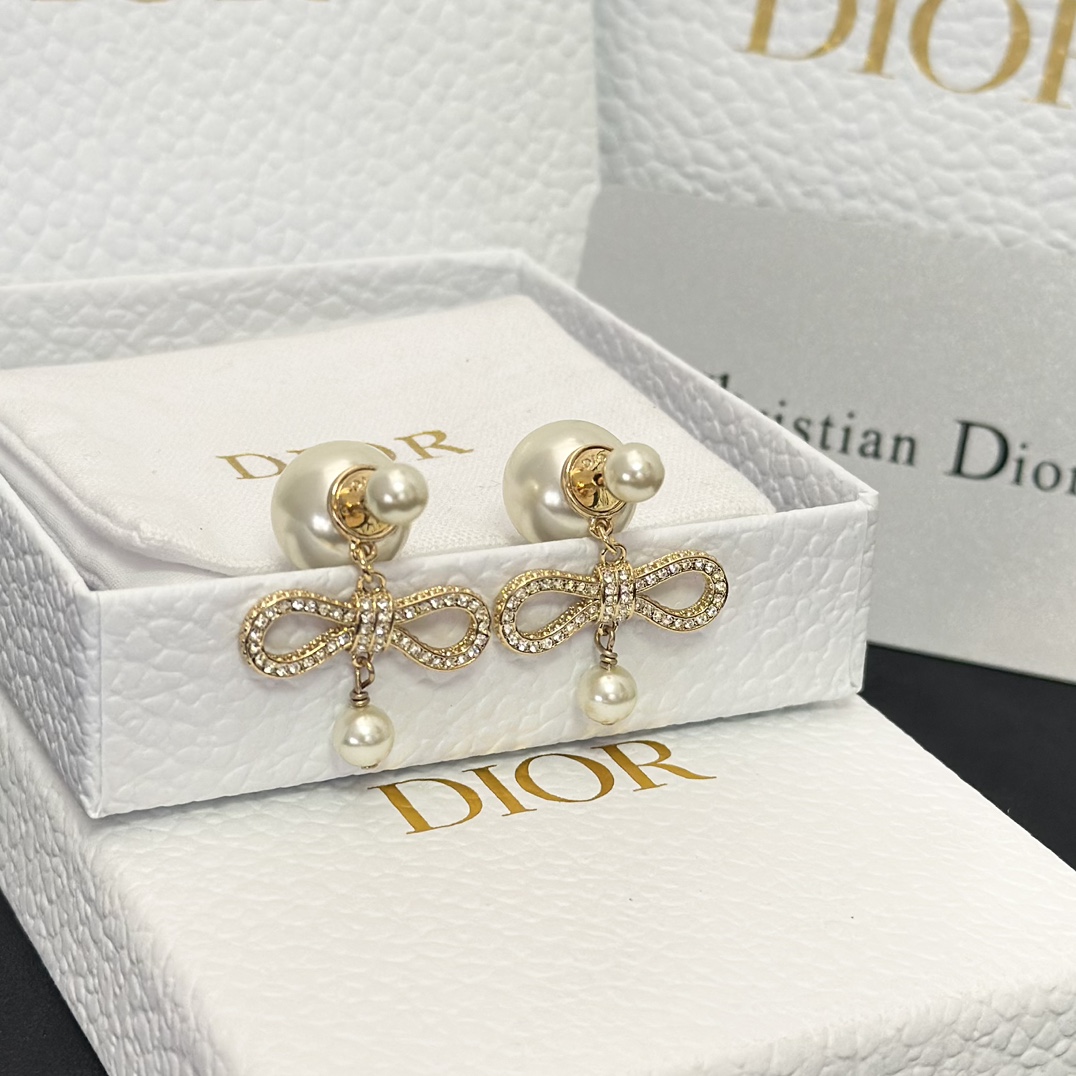 Dior Bow Pearl Earrings - Original Replica Club