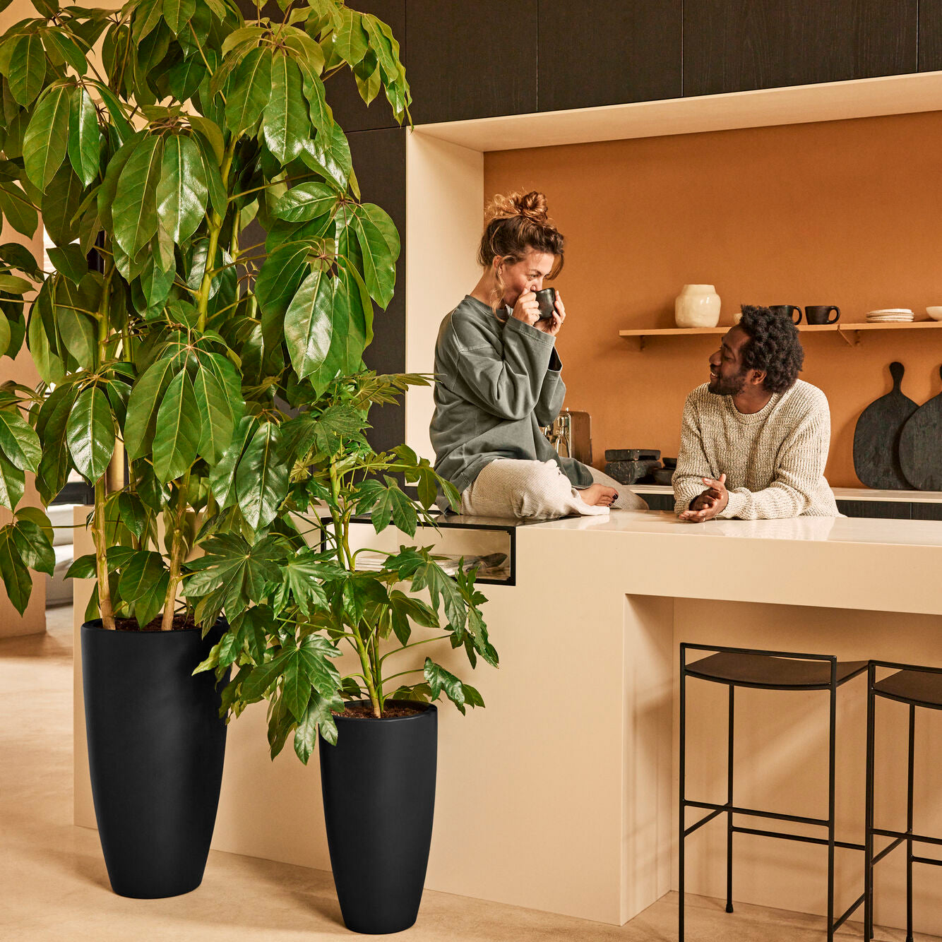 Elho June Round High 40 - Zwart - Ø 39 x H 70 cm - Binnen en Buiten -