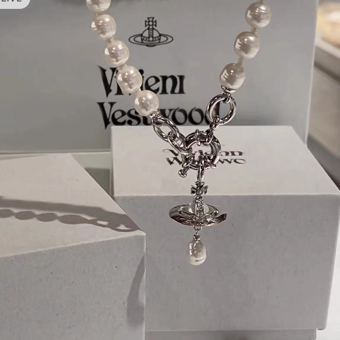 Vivienne Westwood Saturn Pendant Baroque Pearl Necklace - Original Replica Club