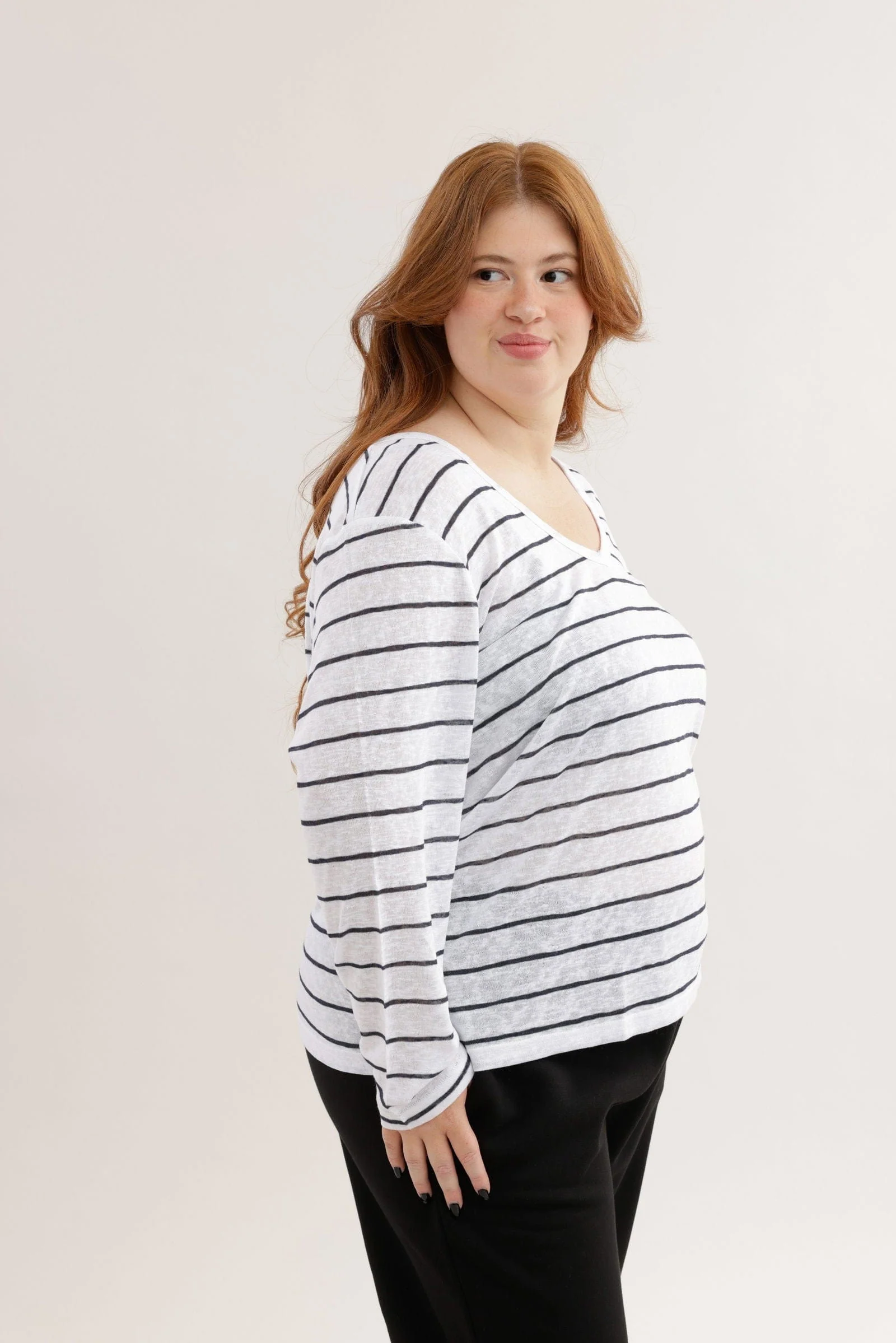 חולצת פסים ארוכה צווארון PLUS SIZE | V